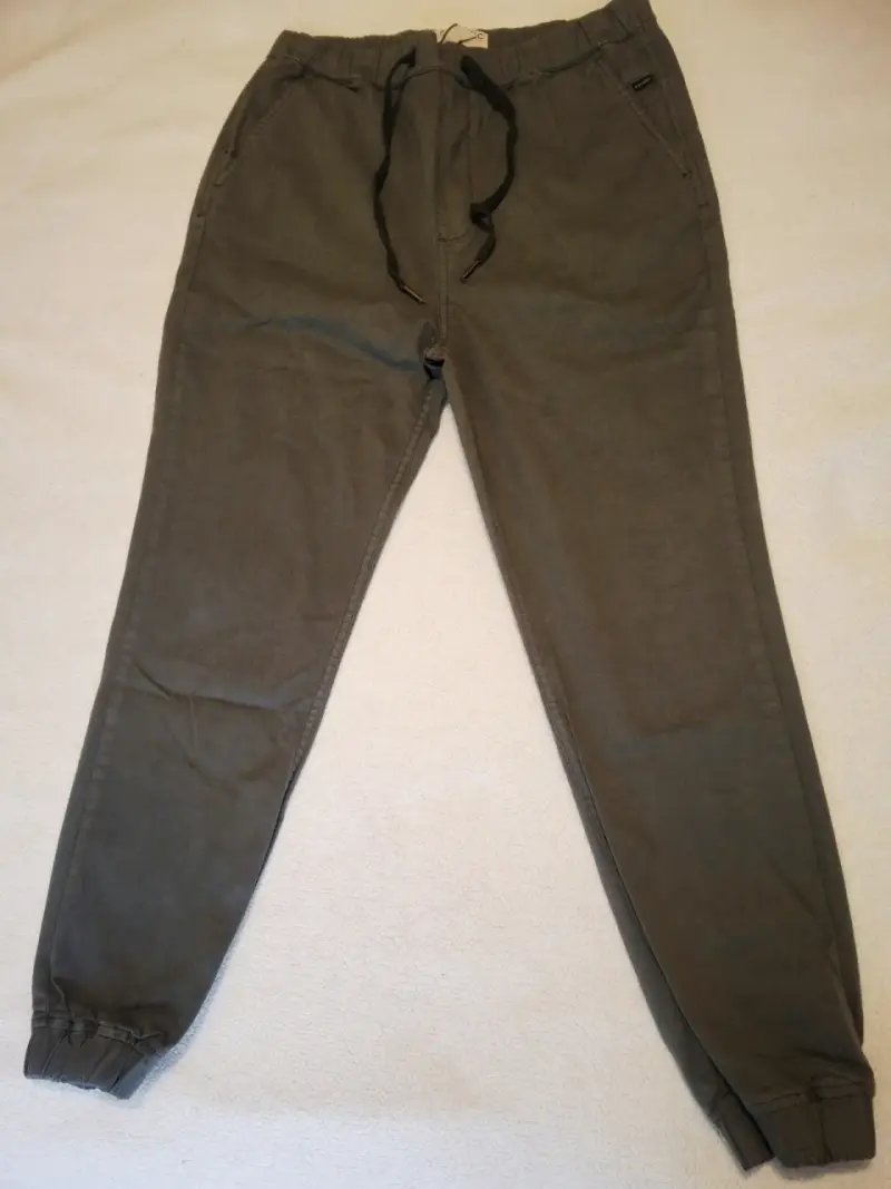 Pantalones jogger POLEMIC verde oliva - 1