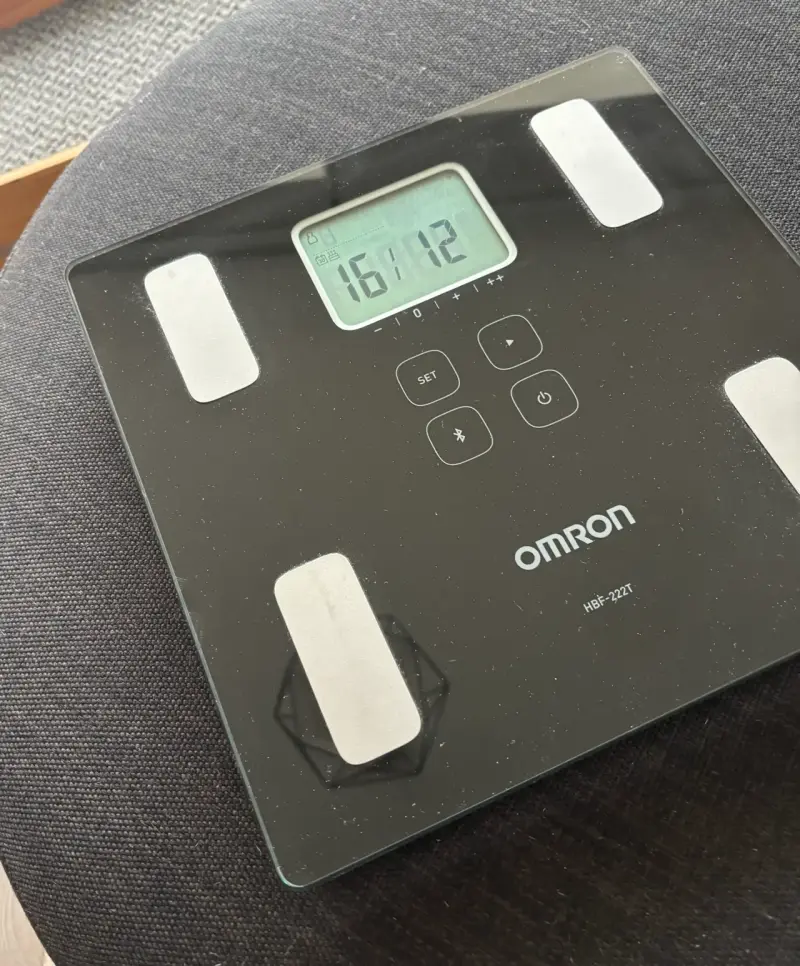 Balanza digital bioimpedancia Omron HBF-222T - 1
