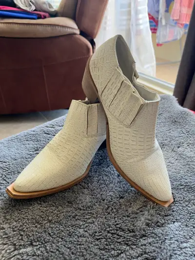 Botines blancos de cuero texturizado - miniatura 1