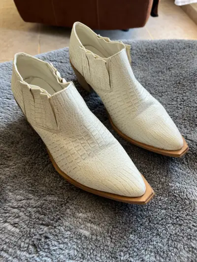 Botines blancos de cuero texturizado - miniatura 2