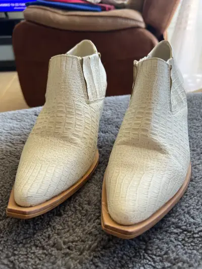 Botines blancos de cuero texturizado - miniatura 3