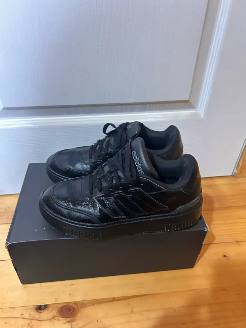 Zapatillas Adidas negras - 1