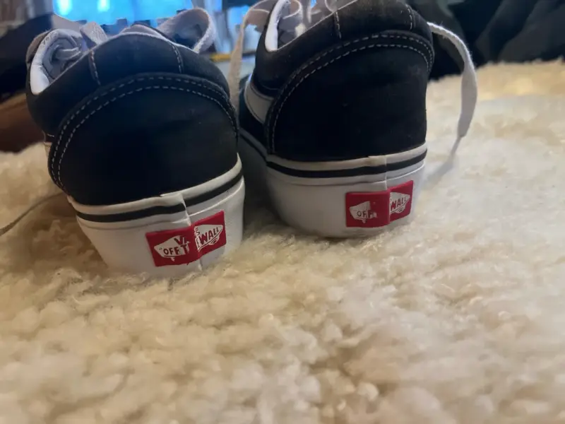 Zapatillas Vans negras casuales usadas - 3