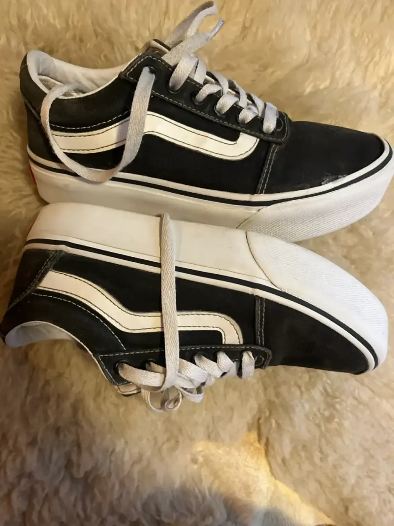 Zapatillas Vans negras casuales usadas - 4