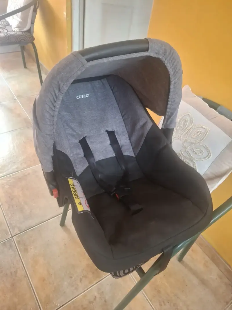 Silla para auto de bebé Cosco - 1