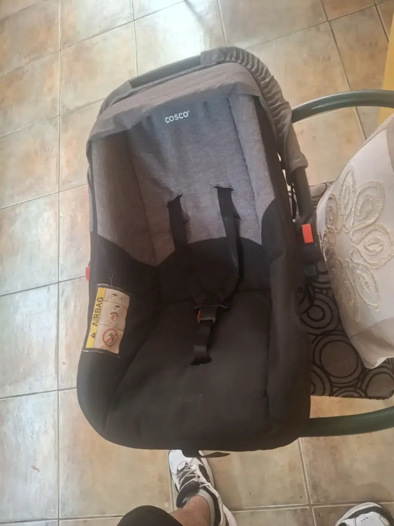 Silla para auto de bebé Cosco - 2