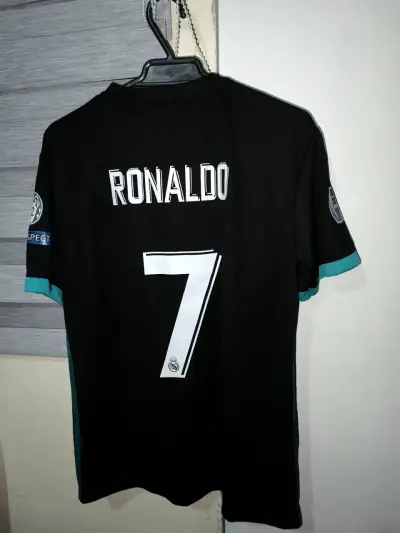 Camiseta negra deportiva Ronaldo - miniatura 1