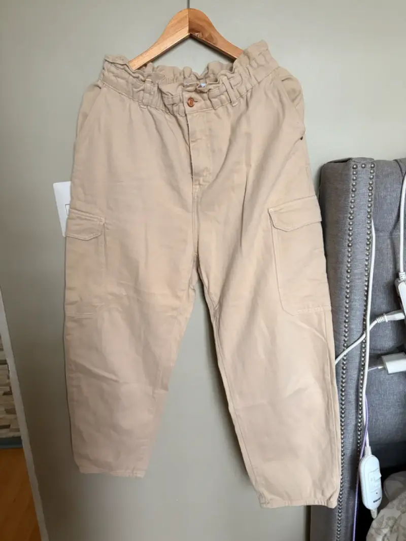Jeans cargo Zara beige