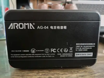 Amplificador para guitarra marca AROMA 5W - miniatura 2