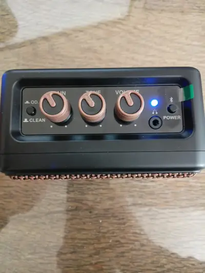 Amplificador para guitarra marca AROMA 5W - miniatura 3