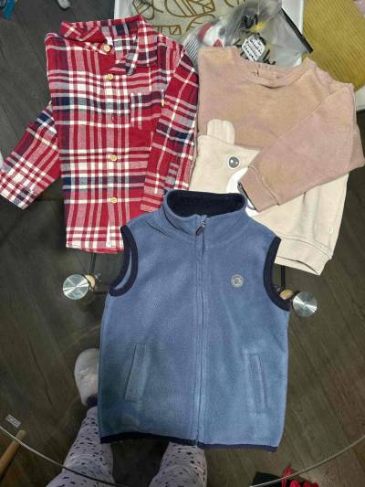Ropa variada para niños - miniatura 2