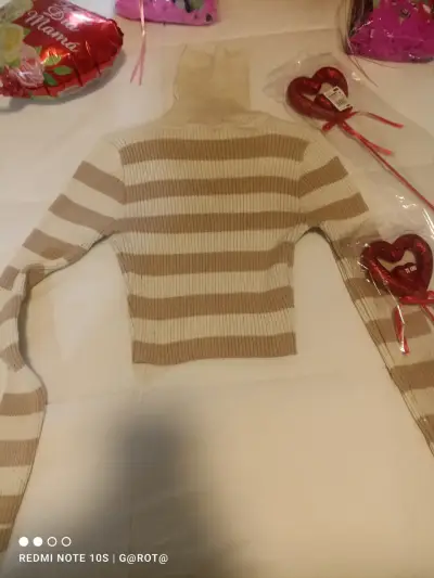 Suéter de rayas beige - miniatura 1