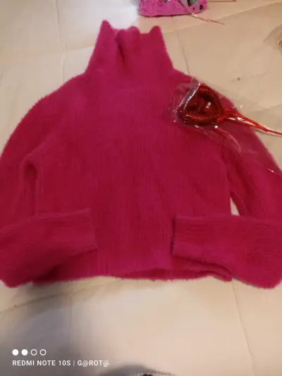 Sweater fucsia cuello alto - miniatura 1