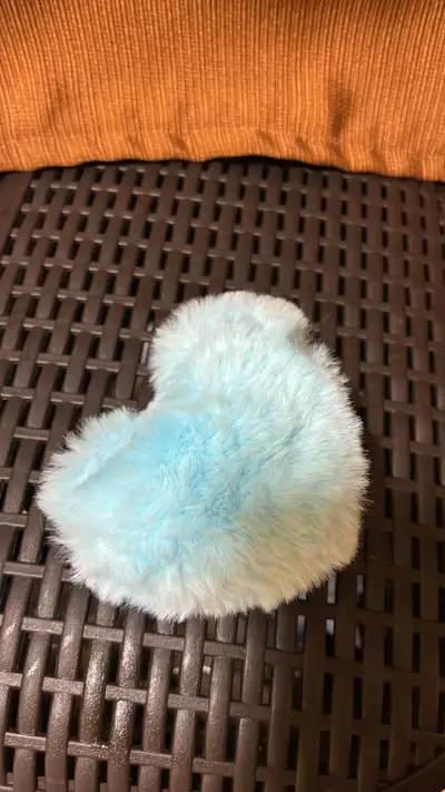 Llavero peludo  corazón varios colores - miniatura 4