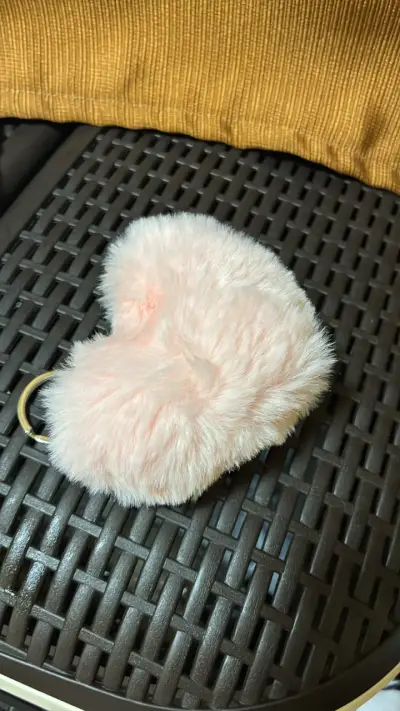 Llavero peludo diseño corazón - miniatura 2