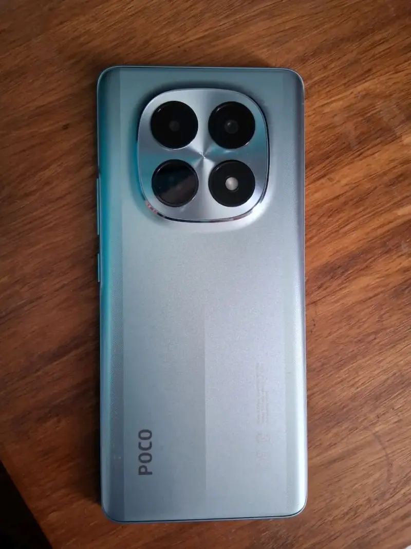 Smartphone POCO plateado - 1