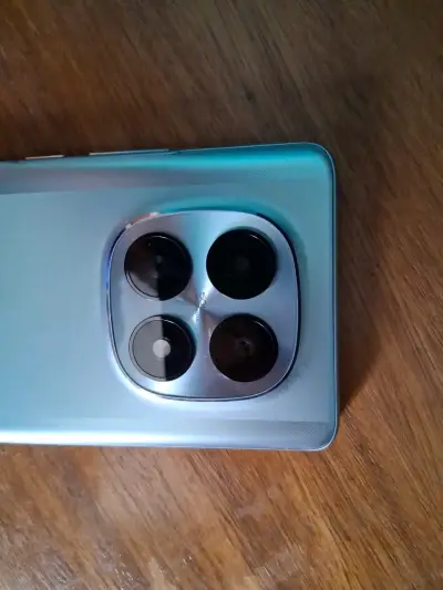 Smartphone POCO plateado - miniatura 3