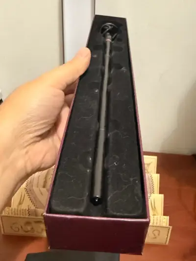 Harry Potter-Varita mágica coleccionable negra - miniatura 5