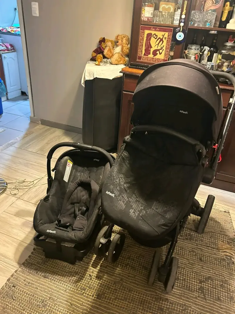 Coche de bebé negro Infanti - 1