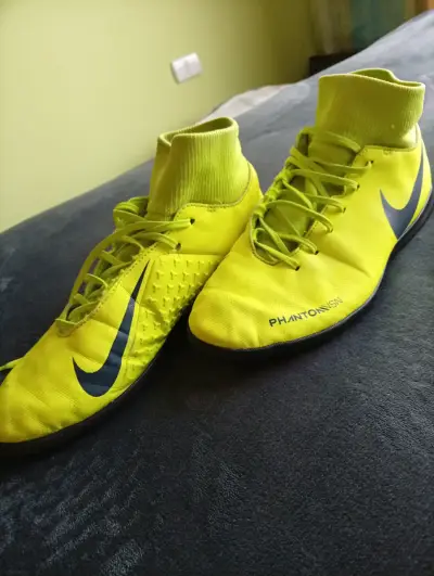Zapatillas de futbol Nike Phantom número 42 10US - miniatura 1