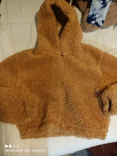 Chaqueta de felpa con capucha - miniatura 1