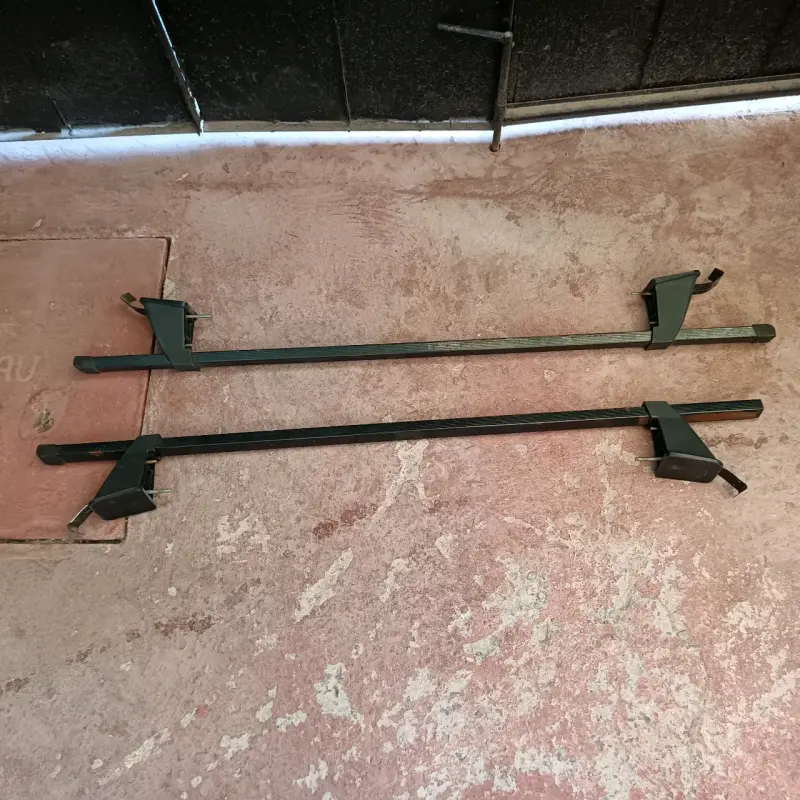 Parrilla más barras para auto - 2