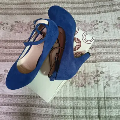 Zapatos azules seminuevos - miniatura 3