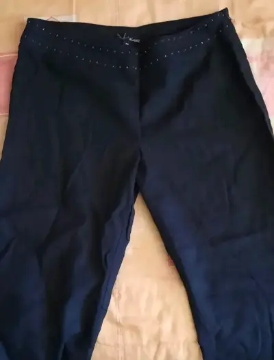 Pantalones negros con brillos - miniatura 1
