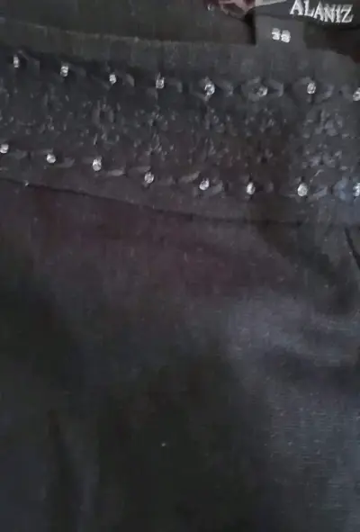 Pantalones negros con brillos - miniatura 3