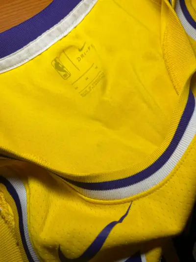Jersey NBA Los Ángeles Lakers LeBron James 23 - miniatura 4