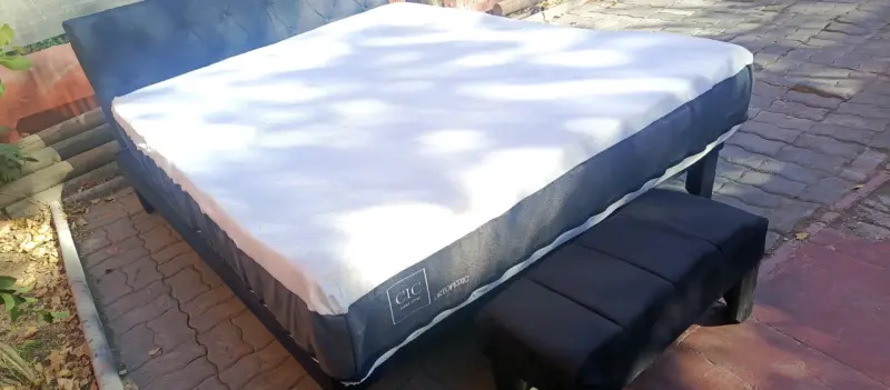 Cama matrimonial con respaldo negro - 3