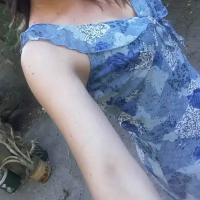 Vestido azul floral - miniatura 1