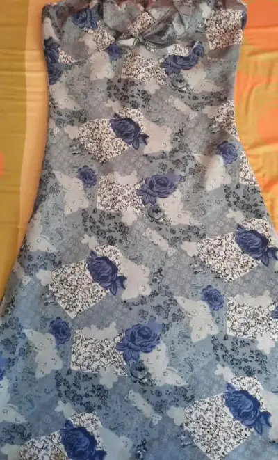 Vestido azul floral - miniatura 2