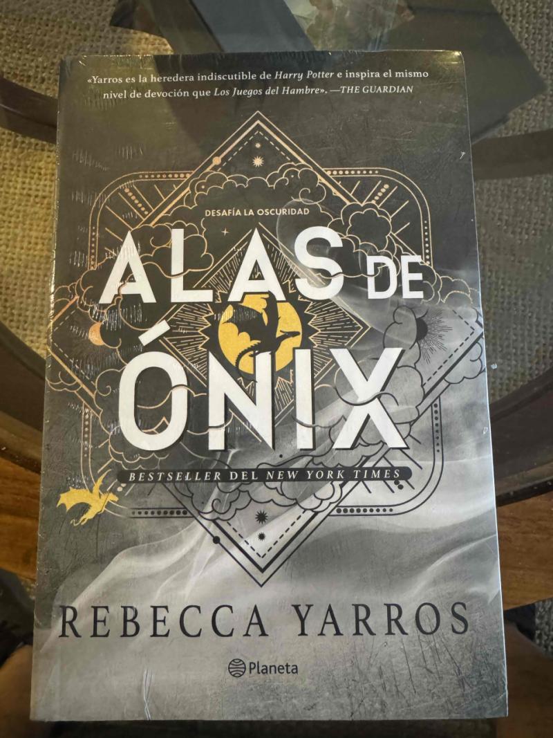 Libro 'Alas de Ónix' nuevo - 1