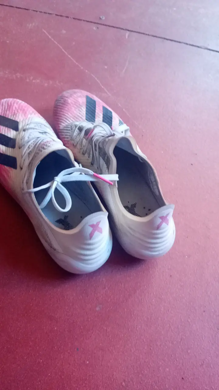 Zapatillas deportivas blancas y rosas - 2