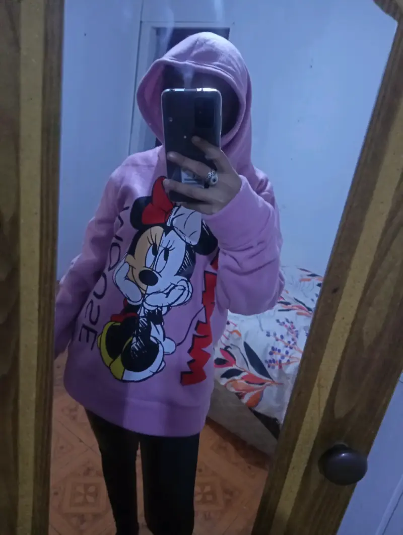 Polerón overzise polar con estampado de animado - 3