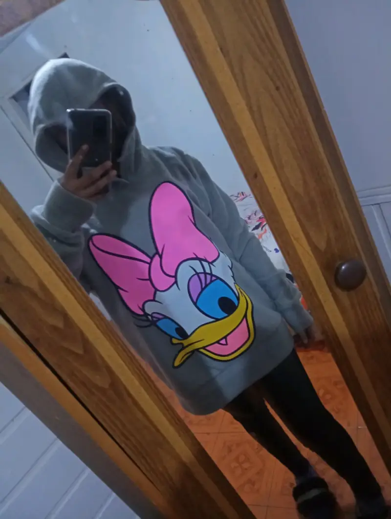 Polerón overzise polar con estampado de animado - 4