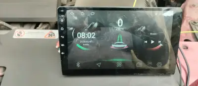 Pantalla táctil para automóvil - miniatura 2
