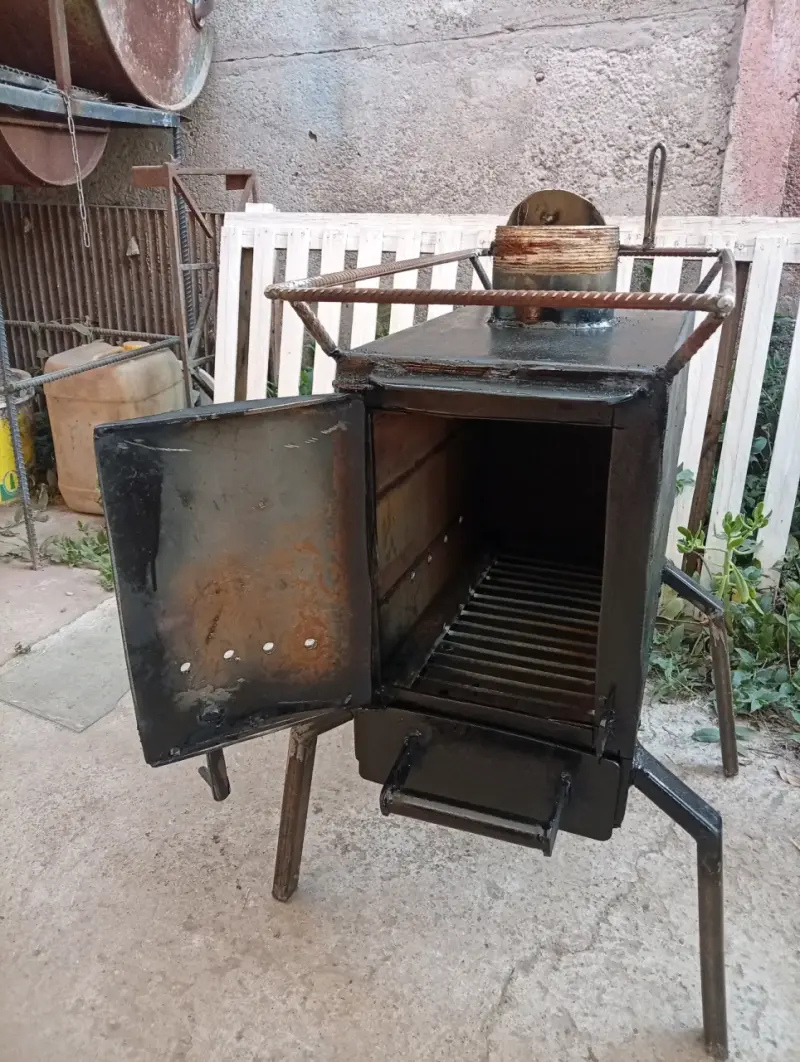 Estufa a leña metálica salamandra. - 3