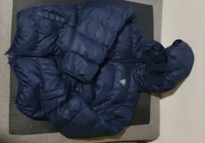 Chaqueta azul acolchada - miniatura 1