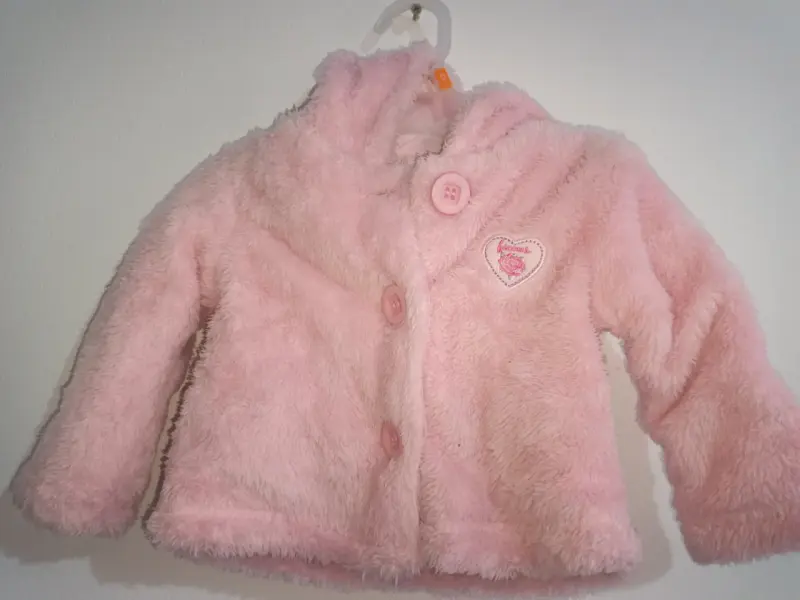 Chaqueta rosada felpa para niña