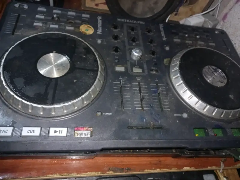 Controlador DJ Numark usado - 2