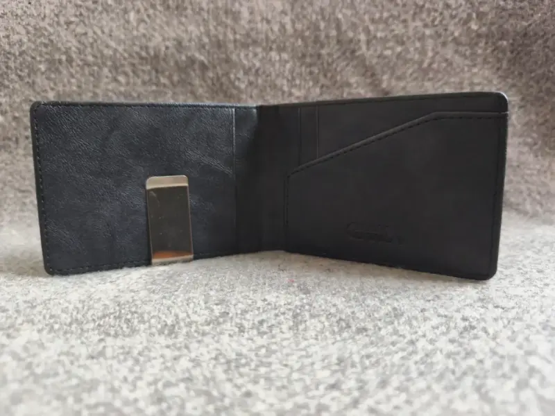 Billetera negra minimalista - 2