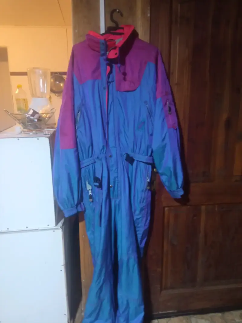 Enterito de ski retro azul y fucsia