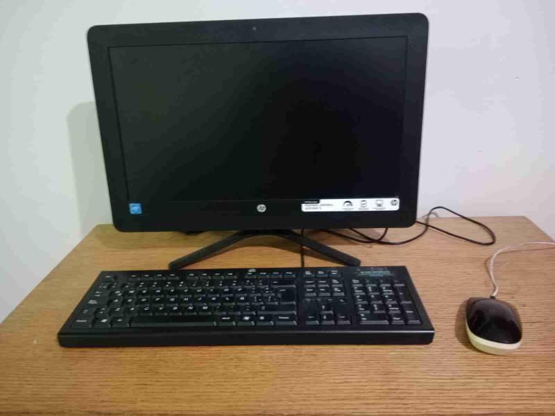 Computador todo en uno HP All-in-One modelo 20-c21 - 1