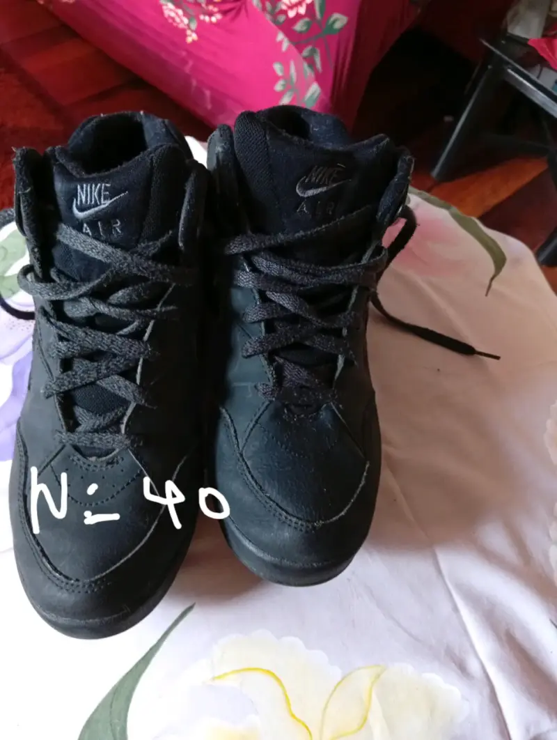 Zapatillas deportivas marrón y negro - 3
