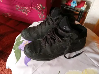 Zapatillas deportivas marrón y negro - miniatura 4