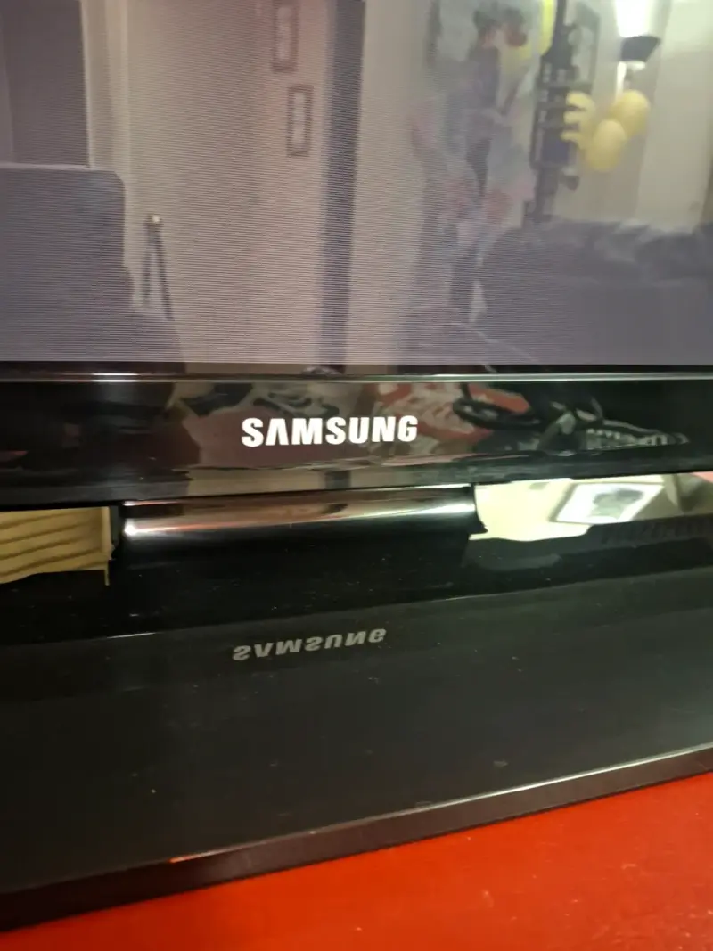 Televisor Samsung 46 pulgadas - 2