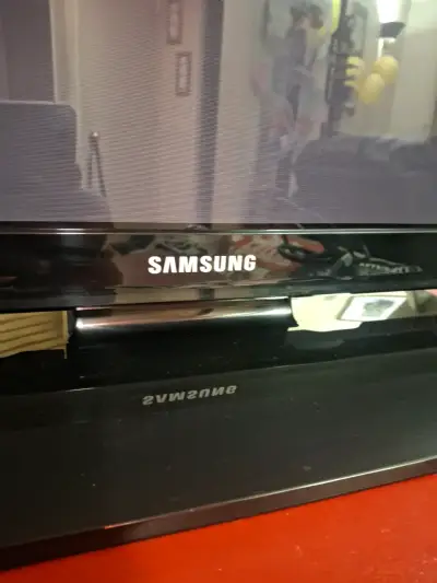 Televisor Samsung 46 pulgadas - miniatura 2