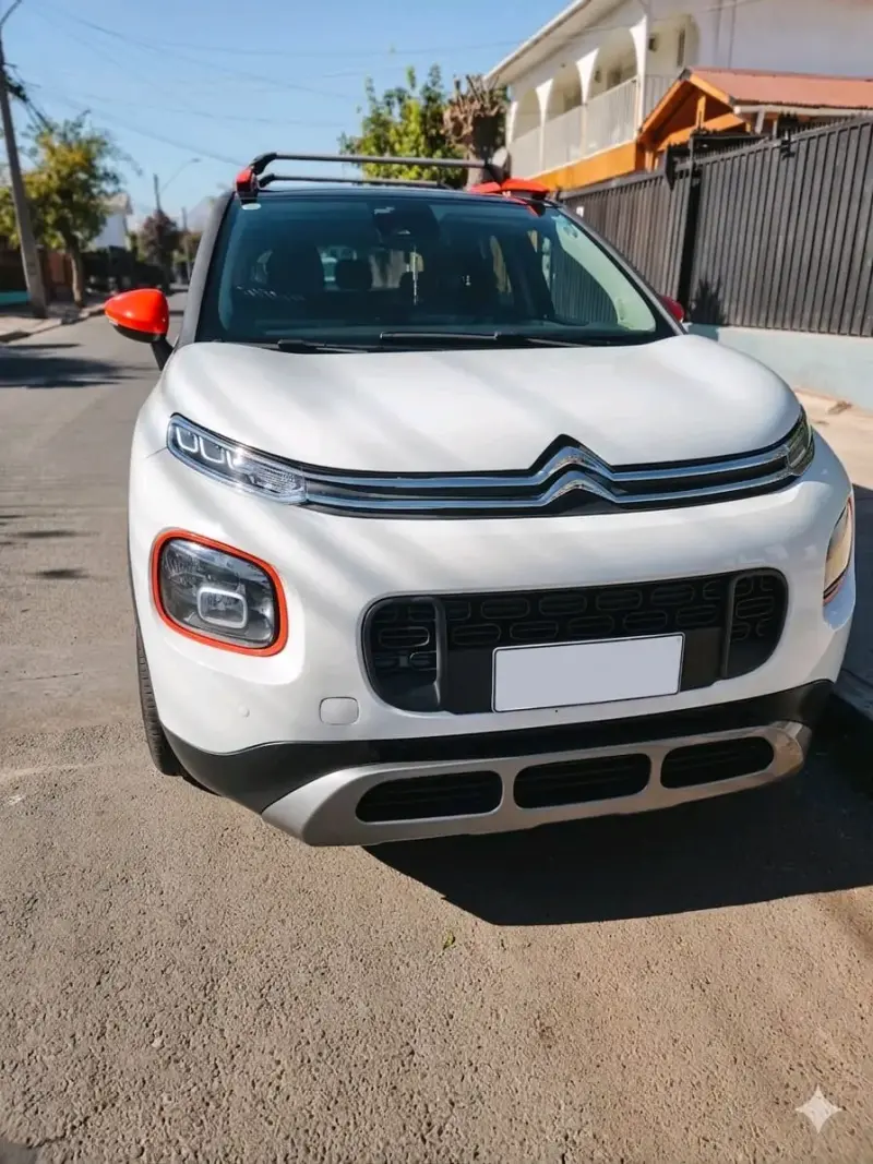 Auto Citroen C3 Aircross SUV blanco moderno - 1